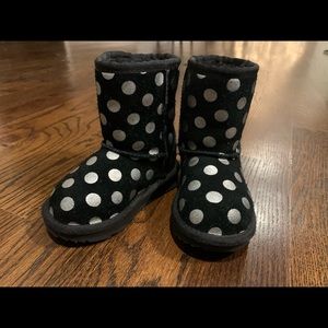 Classic Short Uggs Black and Silver; Size 7